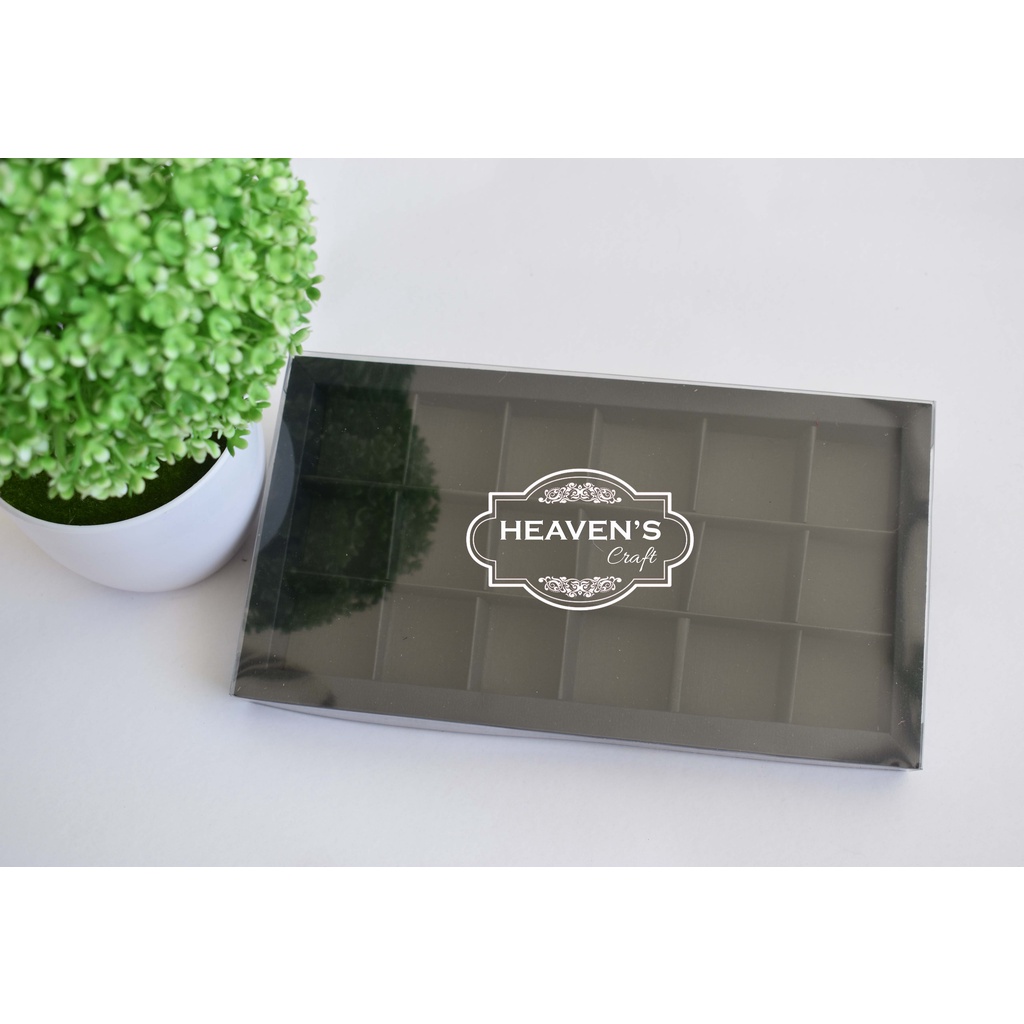 Box mika coklat/praline isi 18