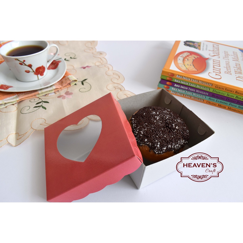 Kotak donat/cake hati (1pak = 20pcs)