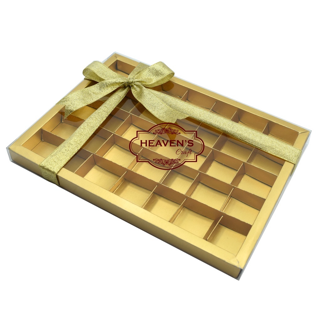 Box Mika Coklat/Praline Isi 35, Dimensi 24.5X17.5X2cm (DENGAN PITA)